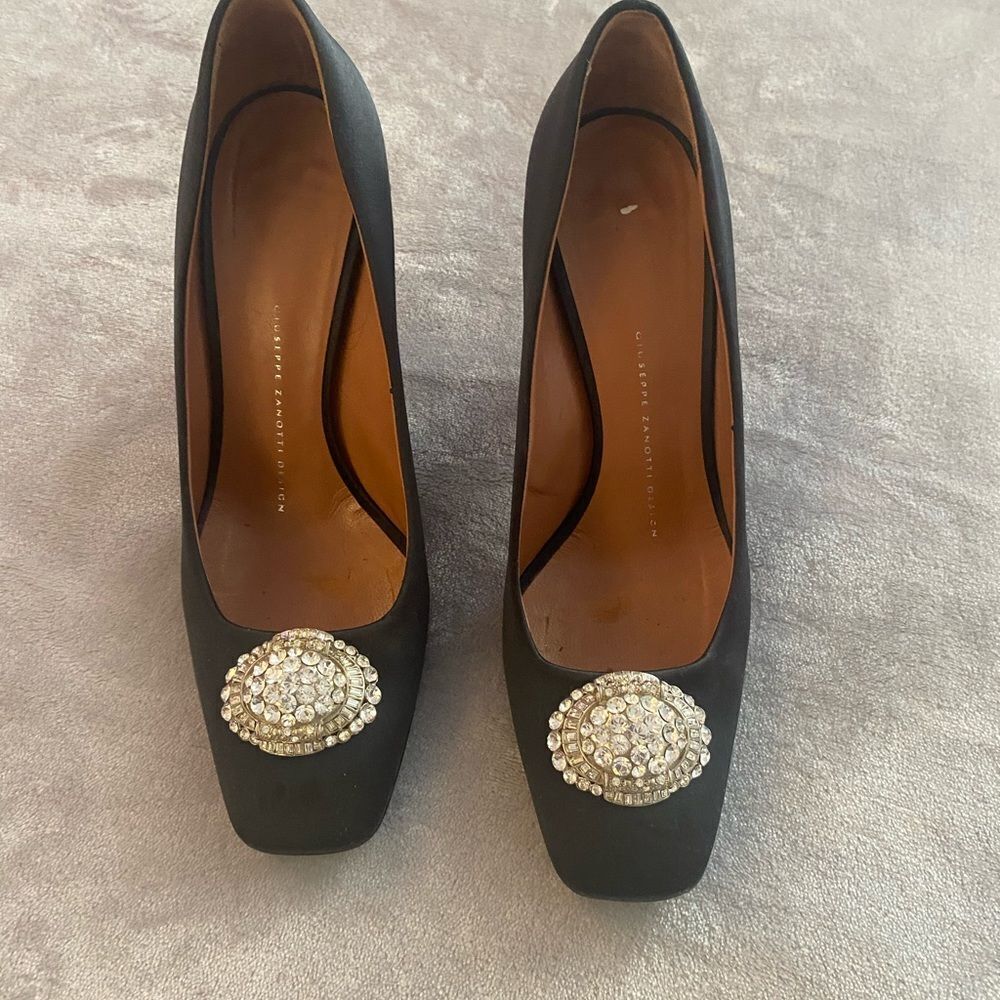 Guizeppe Zanotti jewelled satin heels, size 8